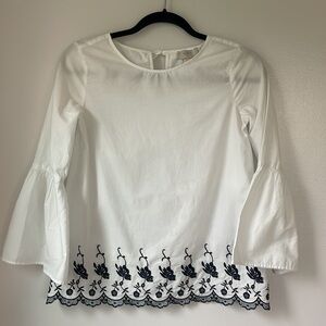 Loft Outlet 💯% cotton top with scalloped bottom and tie at neck in back XXSP